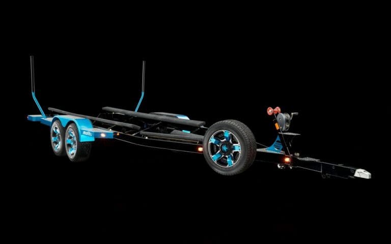 Read more about the article Malibu Tandem Axle Trailer w/Opt 18″ XD Rockstar 2 Wheels, Matching Spare, Metallic Fenders and Transom Step